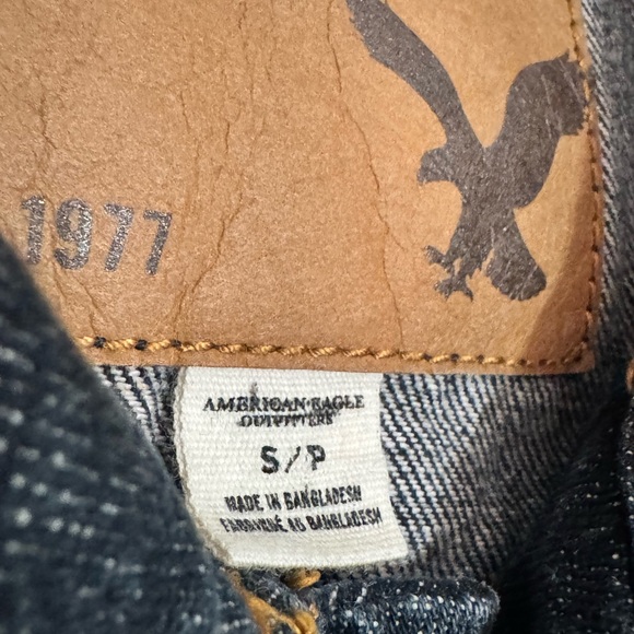 American Eagle Men‘s Classic Denim Trucker Jacket - Dark Wash, Size Small - Picture 4 of 6